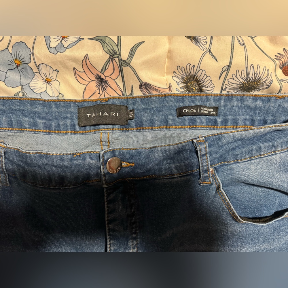 Tahari Skinny Jeans